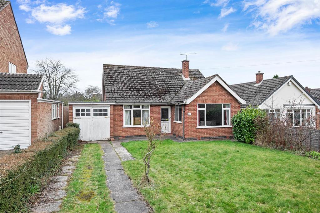 Kenilworth Road, Cubbington... 2 bed detached bungalow £375,000