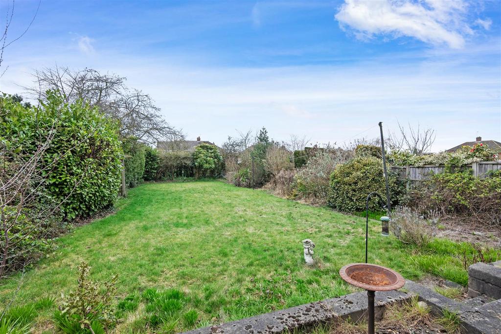 Kenilworth Road, Cubbington... 2 bed detached bungalow £375,000