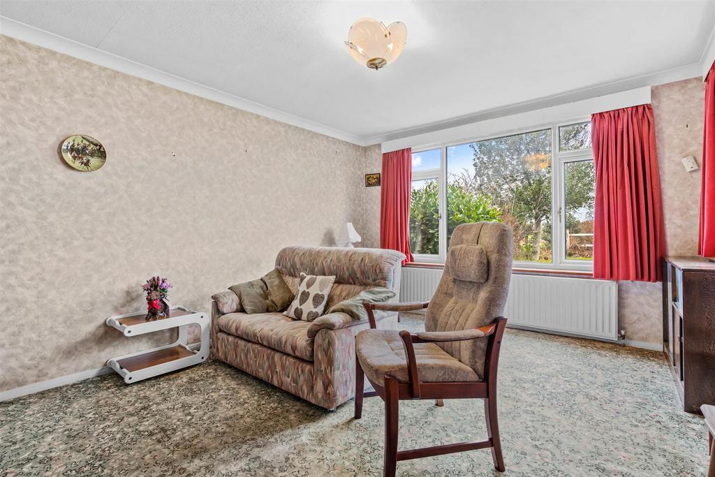 Kenilworth Road, Cubbington... 2 bed detached bungalow £375,000
