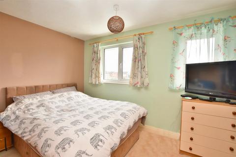 3 Compass Close, Littlehampton, BN17 6SA