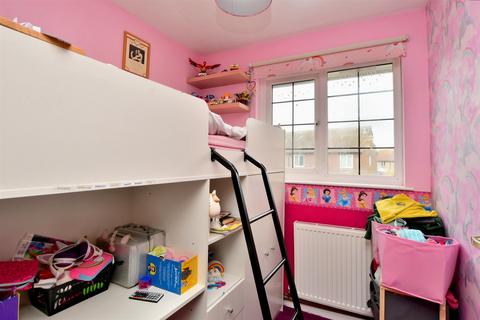 3 Compass Close, Littlehampton, BN17 6SA