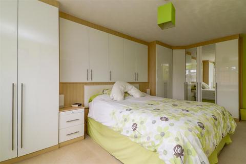 9 Barnes Close, Hadleigh, Ipswich, IP7 5NN