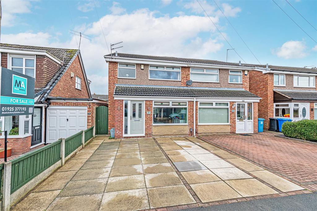 Stratton Road, Great Sankey, Warrington 3 bed semidetached house £