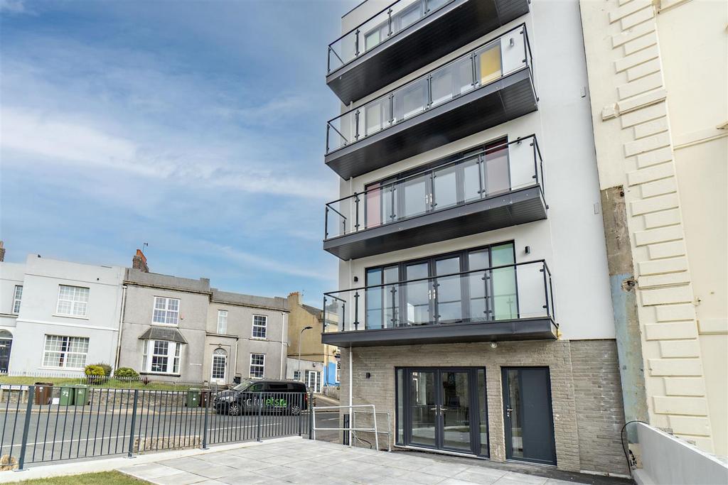 Greenbank Terrace, Greenbank, Plymouth 2 bed apartment £1,500 pcm (£346 pw)