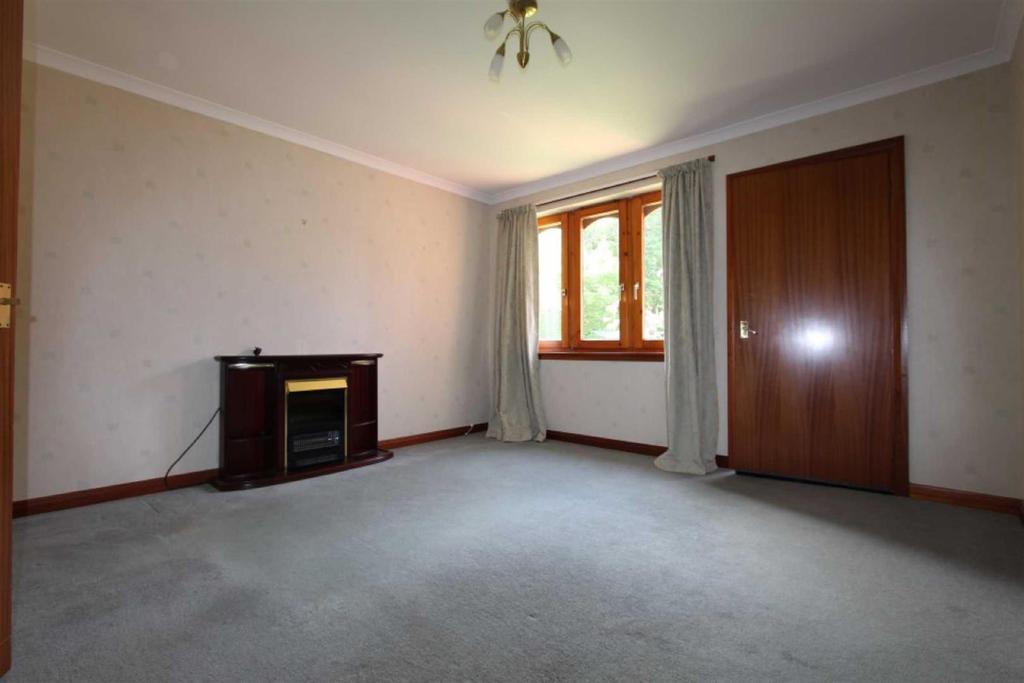 33 Carrick Drive, Dalgety Bay 2 bed terraced bungalow £625 pcm (£144 pw)