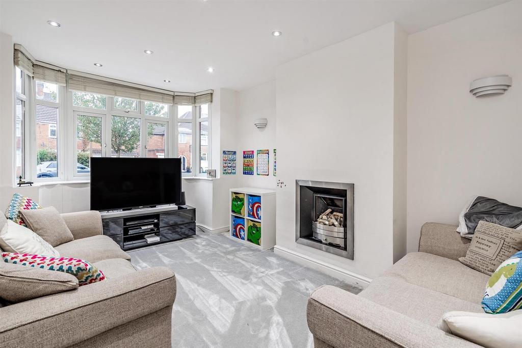 Charles Road, Solihull 4 bed semidetached house £1,800 pcm (£415 pw)