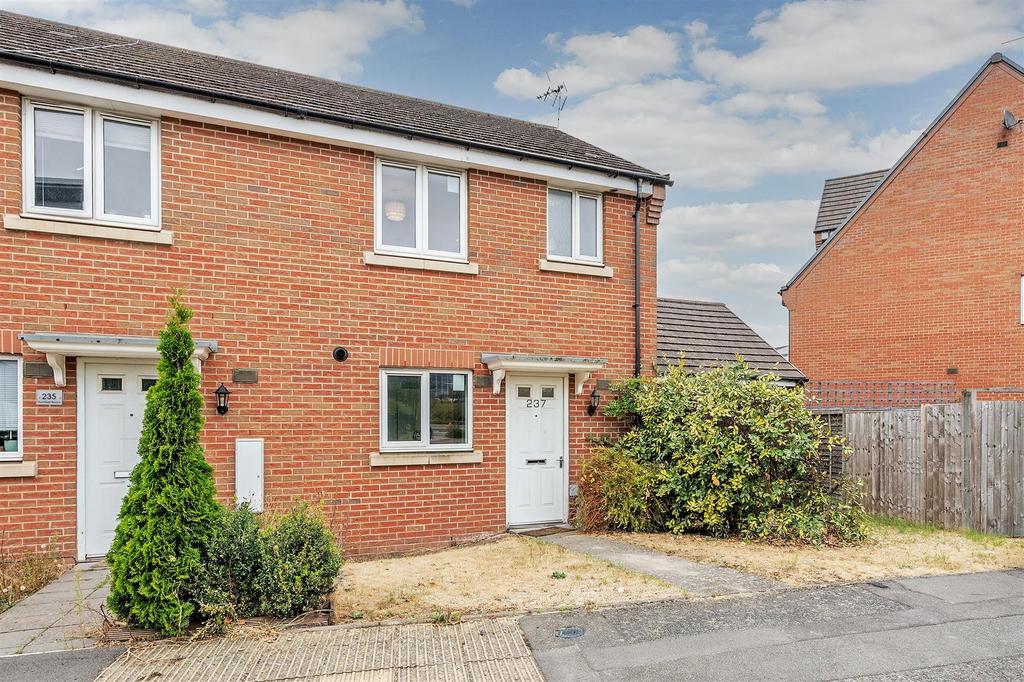 Humber Road, Coventry 3 bed end of terrace house £1,200 pcm (£277 pw)