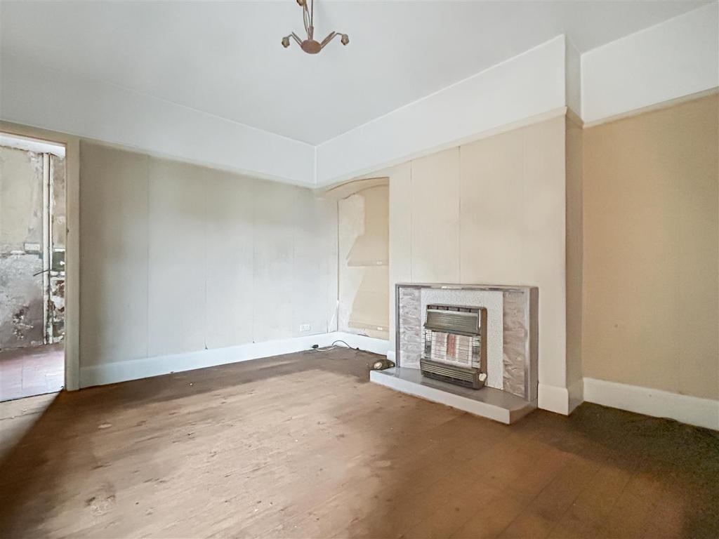 Sherbourne Crescent, Coundon, Coventry 2 bed end of terrace house £