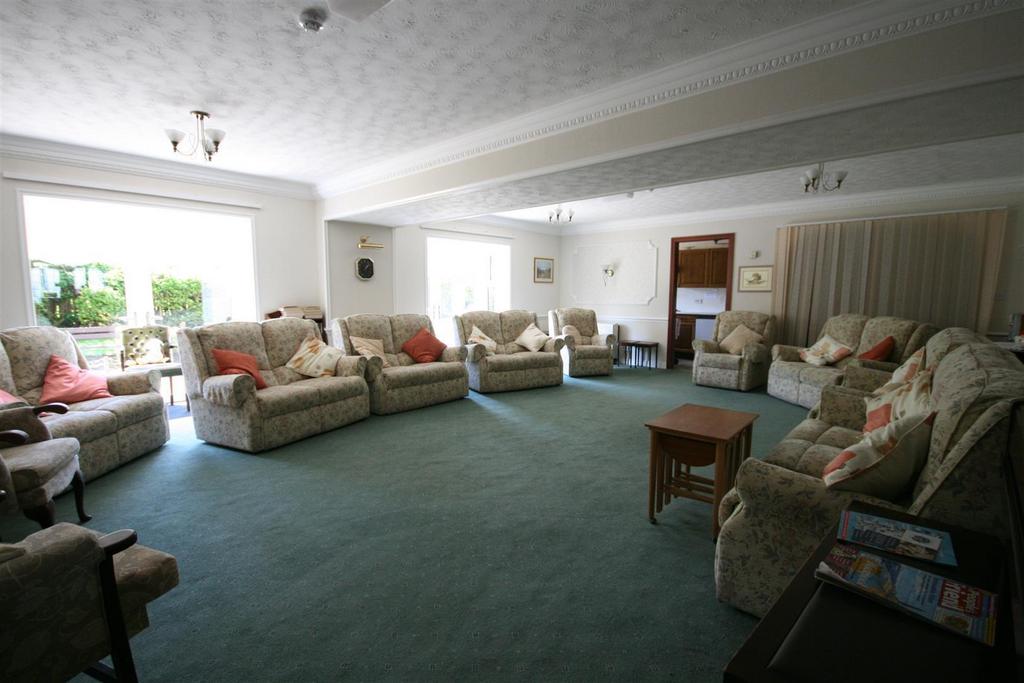 Communal residents lounge