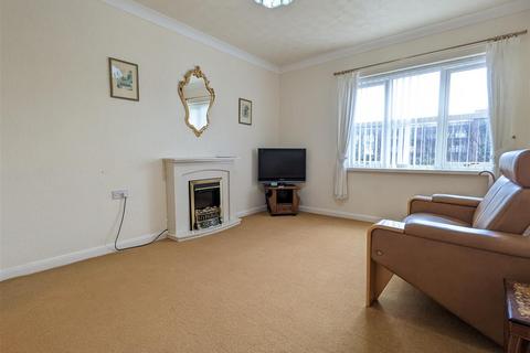 1 bedroom retirement property for sale, Oxford Court, Ansdell, Lytham St Annes