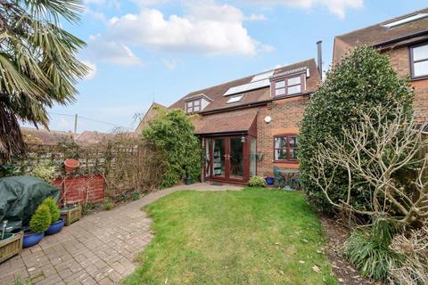3 Chestnut Place, Watlington, OX49 5RJ