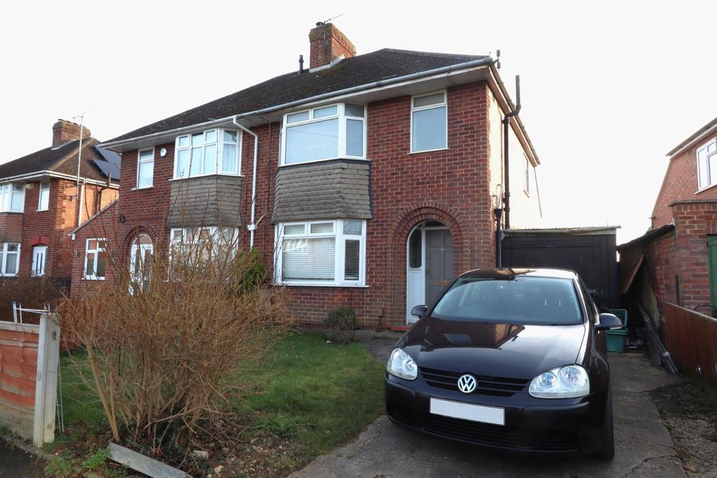 Elmgrove Road, Hucclecote, Gloucester 3 bed semidetached house £