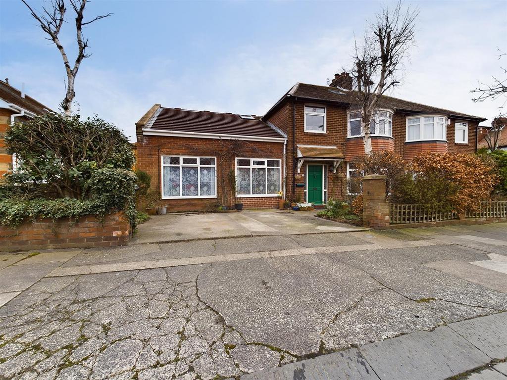 Eastfield Avenue, Monkseaton 5 bed semidetached house £545,000
