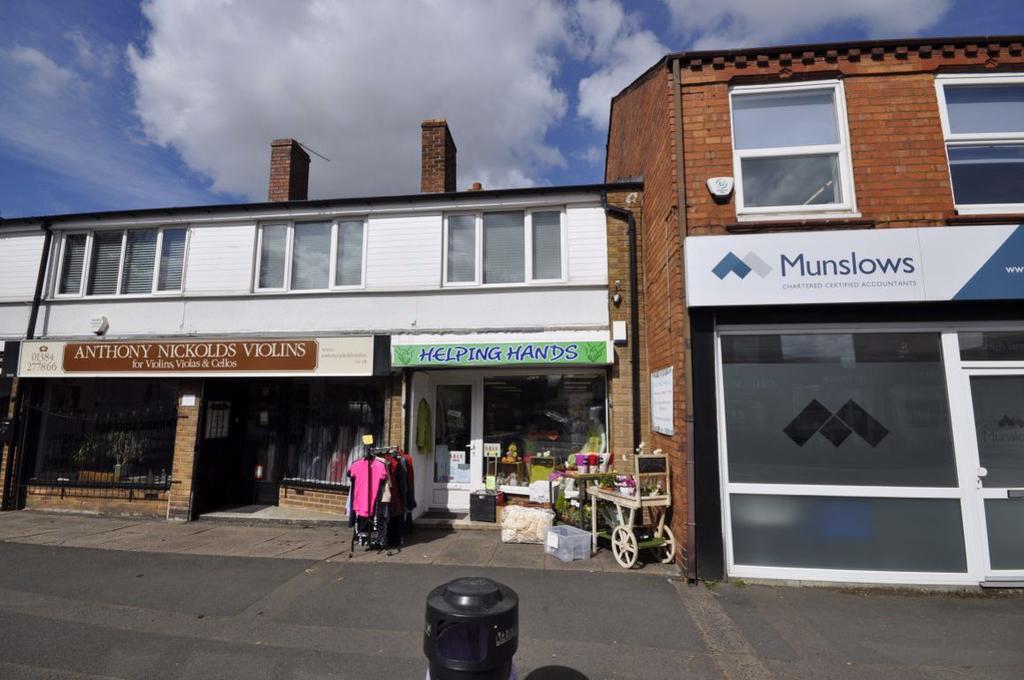 High Street, Wall Heath Property £450 pcm (£104 pw)