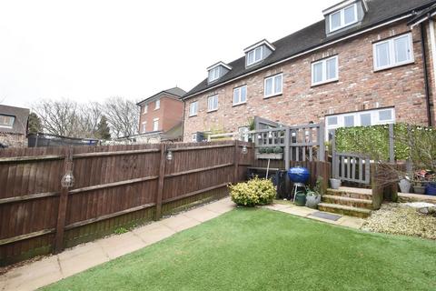 4 bedroom end of terrace house for sale, Woodlands Way, Hastings