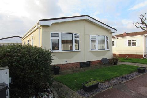 2 bedroom mobile home for sale, Shalloak Road, Broad Oak, Canterbury