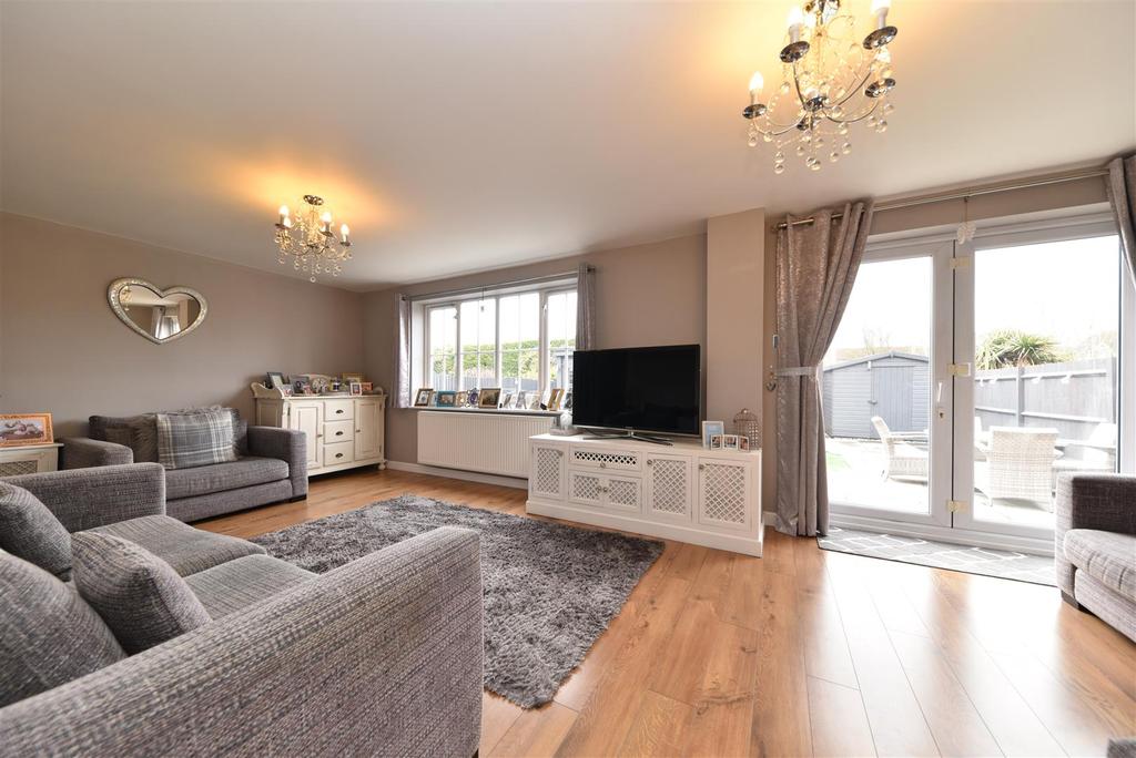 Jackdaw Close, Stevenage 4 bed detached house £575,000