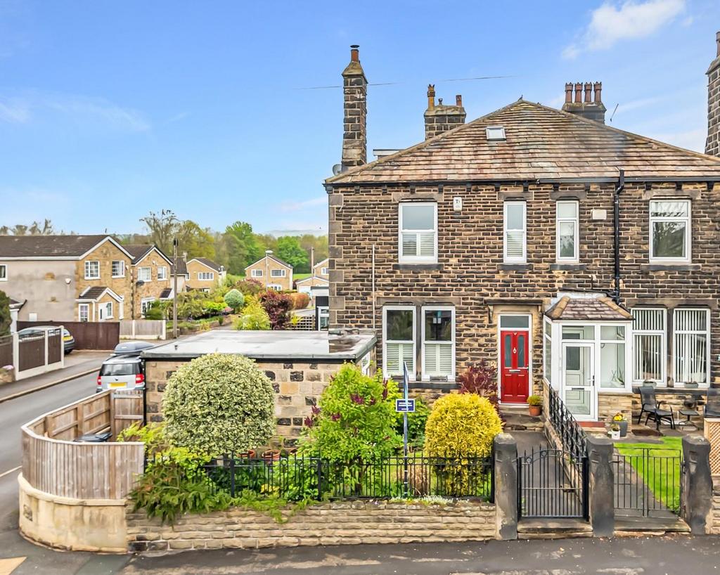 Kirk Lane, Yeadon, Leeds 5 bed terraced house £395,000