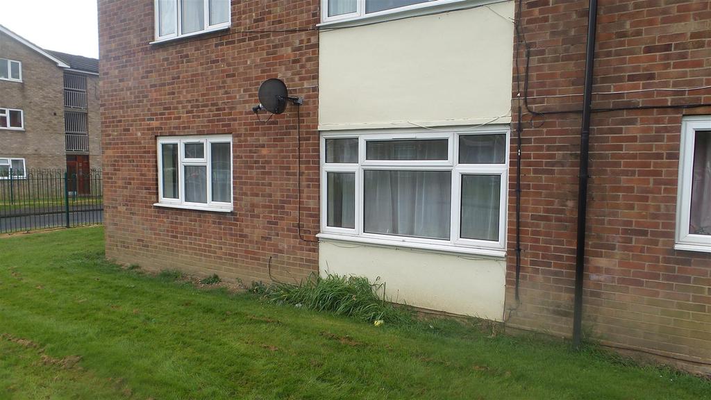 Lethbridge Road, Peterborough 1 bed flat £110,000