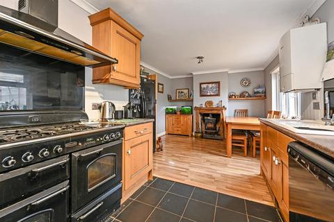 14 Bere Hill, Whitchurch, RG28 7EN
