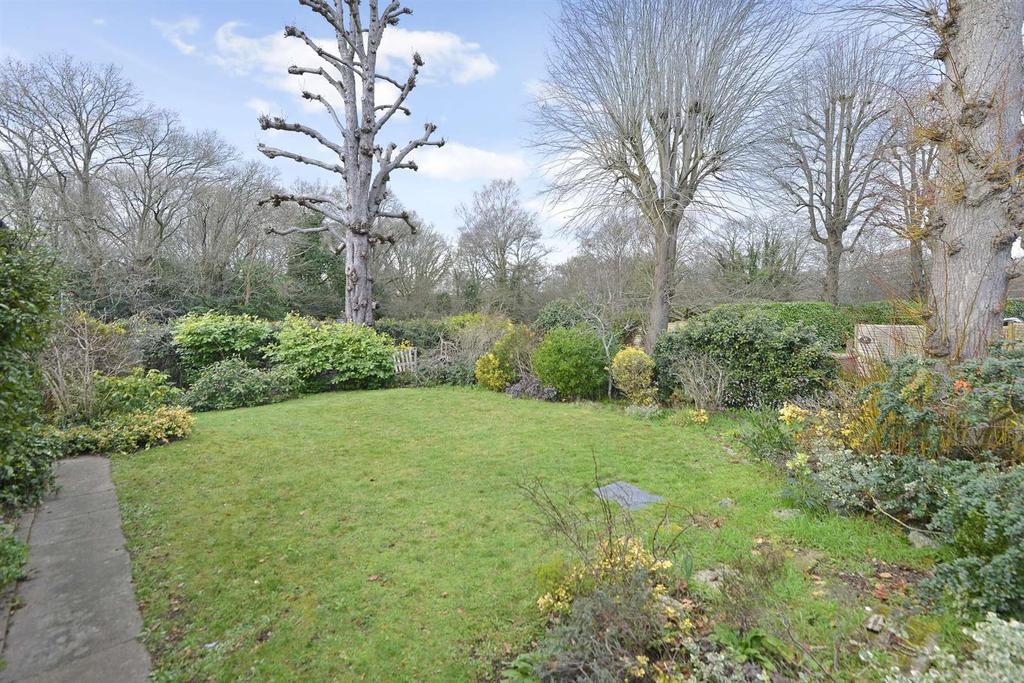 Conford Drive, Shalford, Guildford 3 bed bungalow £965,000