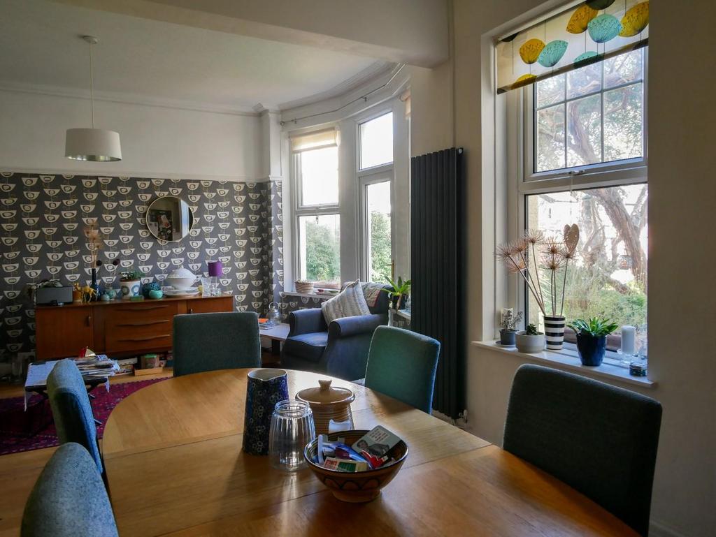 Lounge/Dining/Kitchen