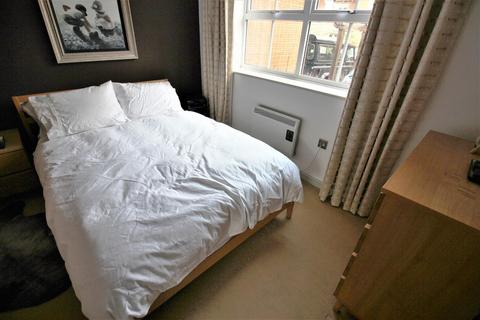 25 Bellarmine Close, London, SE28 0JG