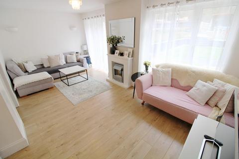 6 Bramble Croft, Erith, DA8 1BX