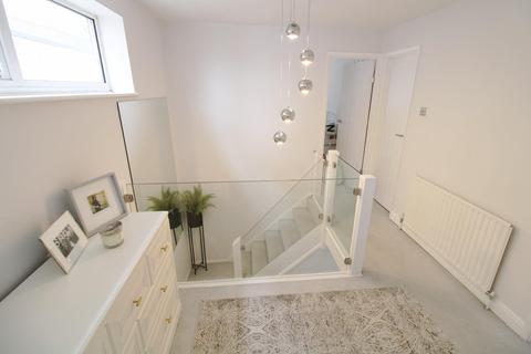 6 Bramble Croft, Erith, DA8 1BX