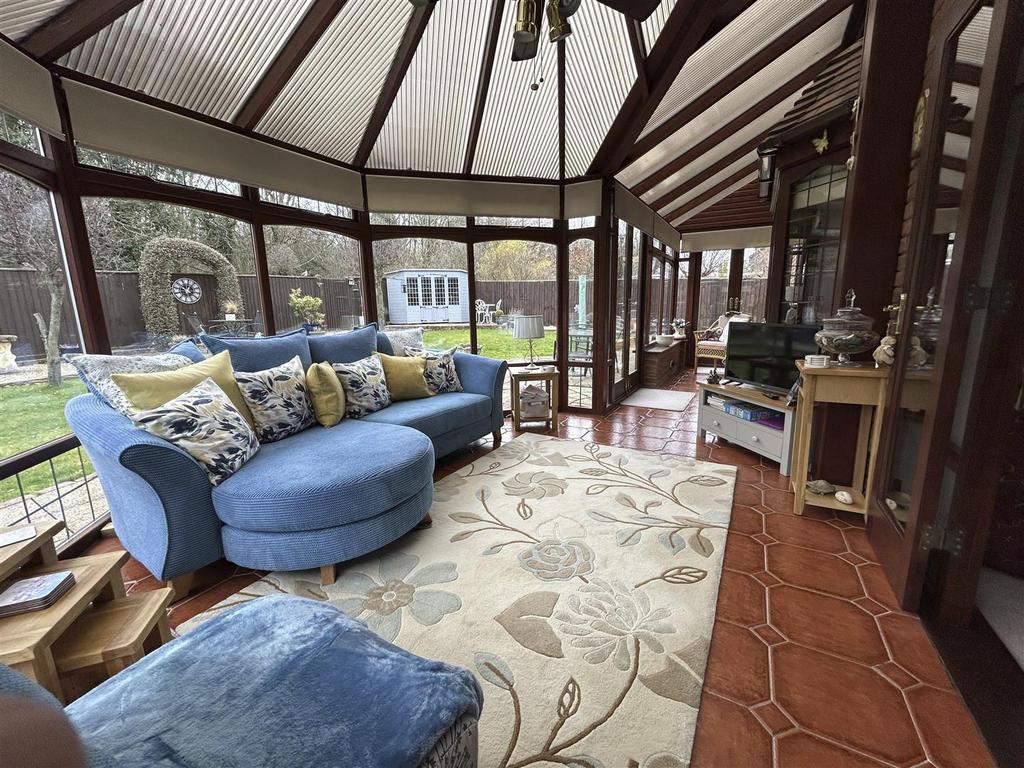 16 Campion Grove Halesowen Conservatory.jpg