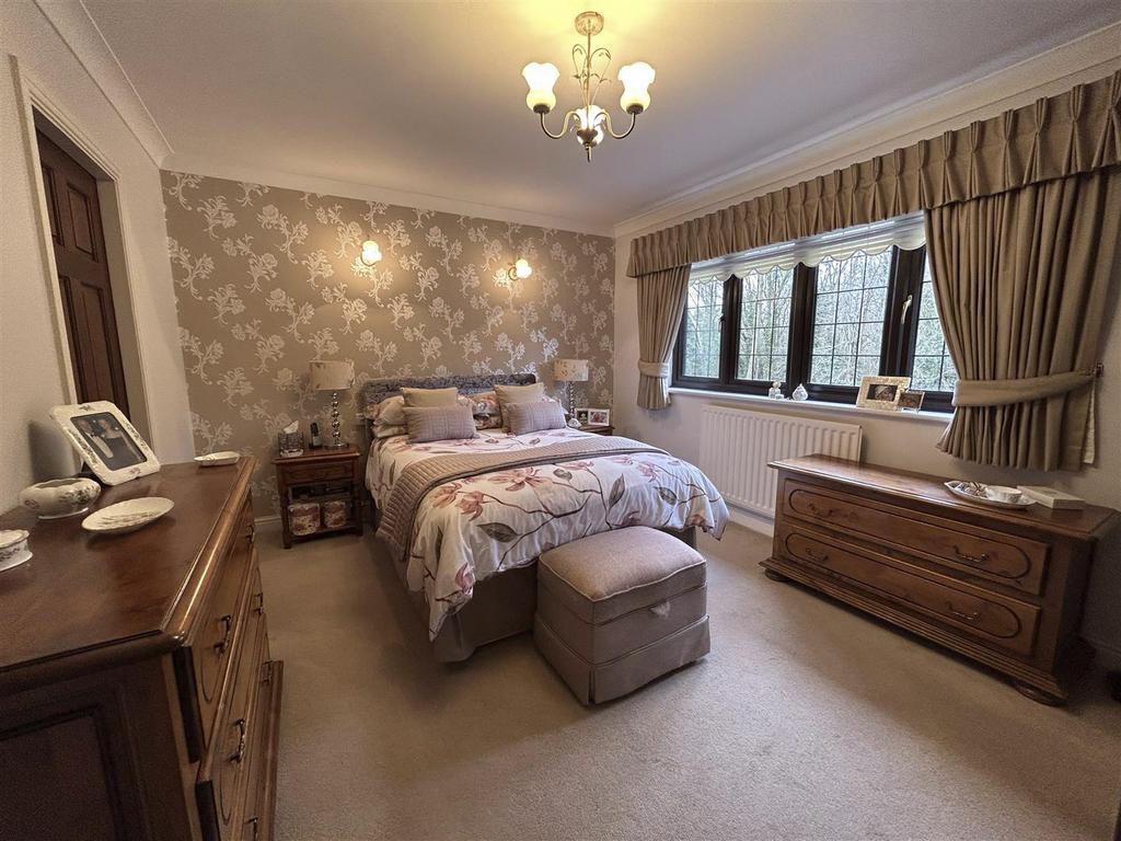 20 Campion Grove Halesowen Bedroom 1.jpg