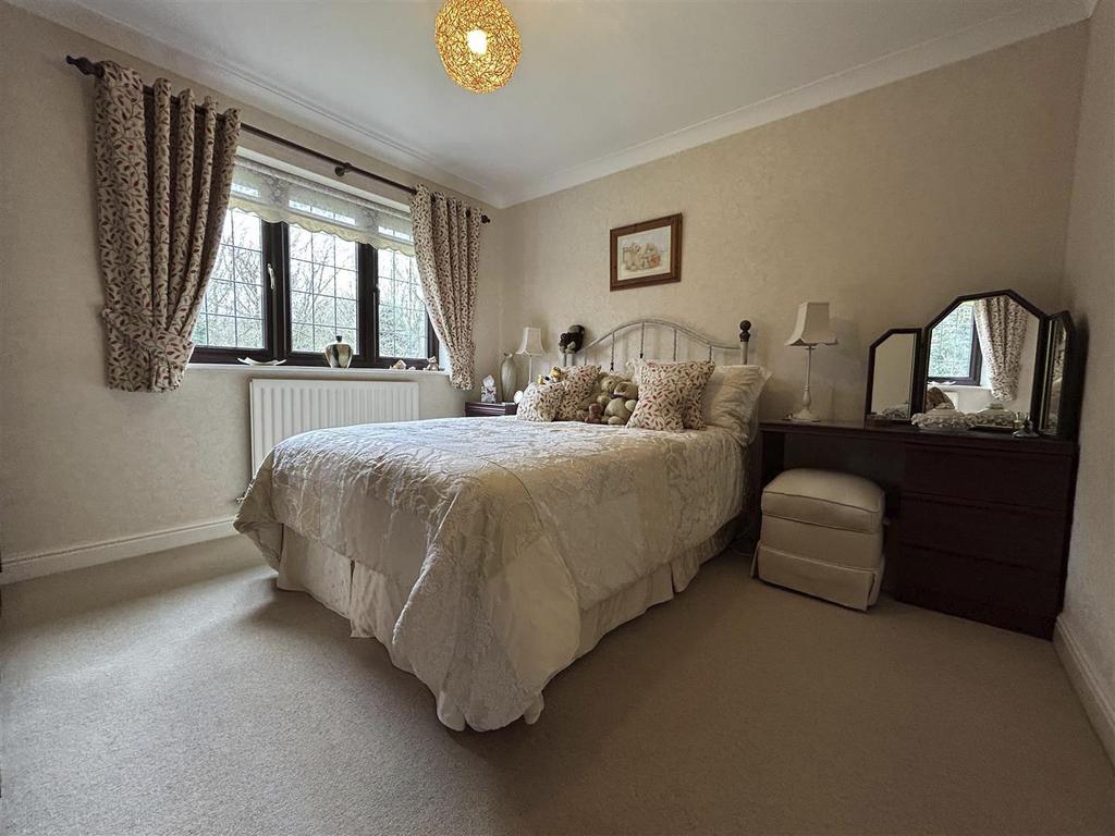 22 Campion Grove Halesowen Bedroom 2.jpg