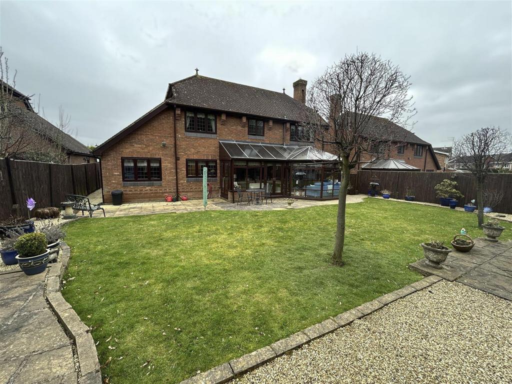 30 Campion Grove Halesowen Garden.jpg