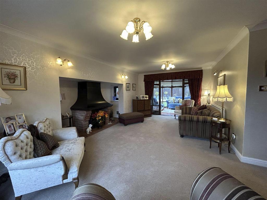 04 Campion Grove Halesowen Lounge.jpg