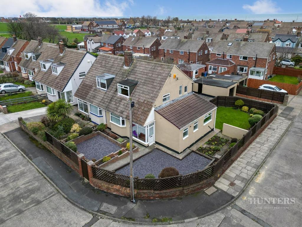 Fairfield Drive, Whitburn, Sunderland... 3 bed semidetached house £