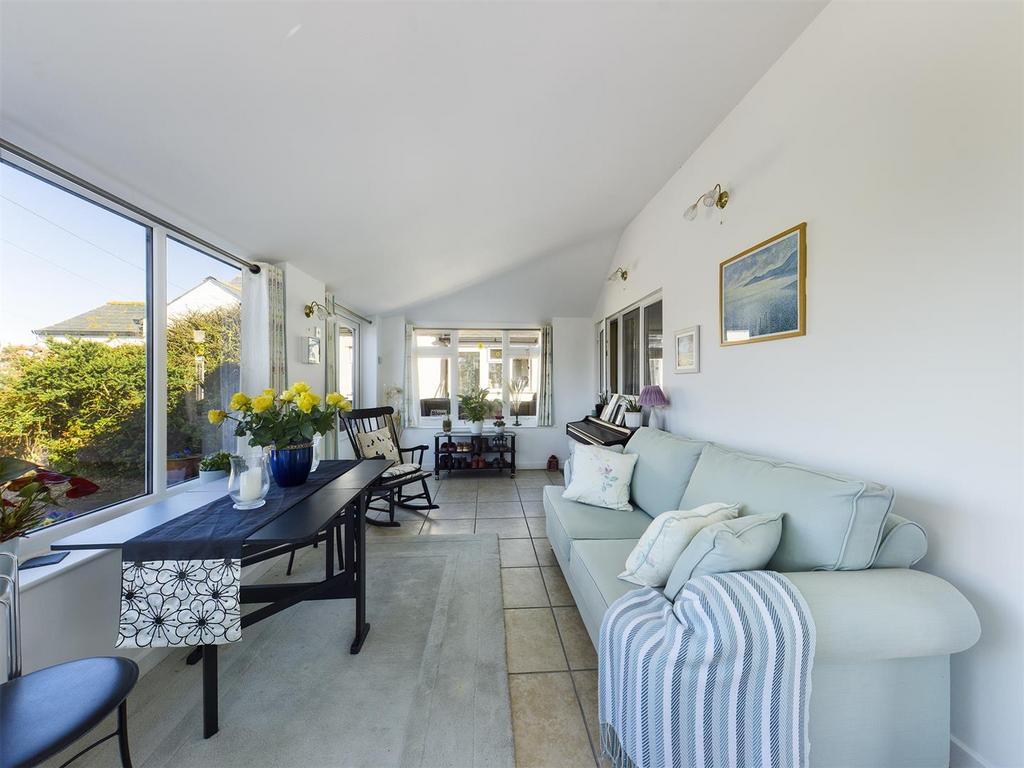 CAM00734 P1-PR0215-STILL02.jpg