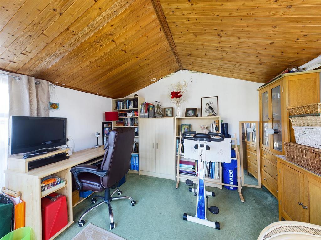 CAM00734 P1-PR0216-STILL02.jpg