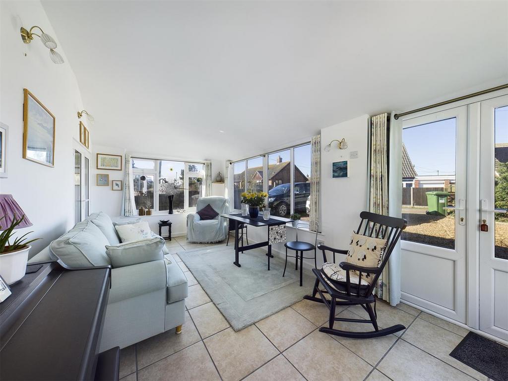 CAM00734 P1-PR0215-STILL01.jpg