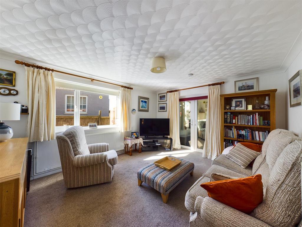 CAM00734 P1-PR0215-STILL03.jpg