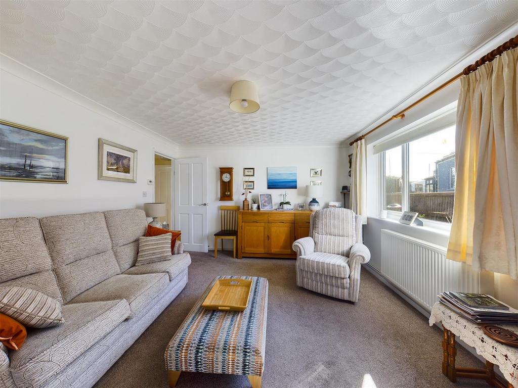 CAM00734 P1-PR0215-STILL04.jpg