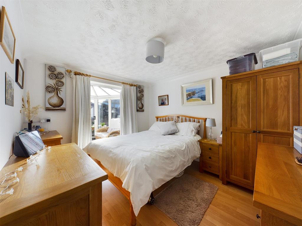 CAM00734 P1-PR0215-STILL09.jpg