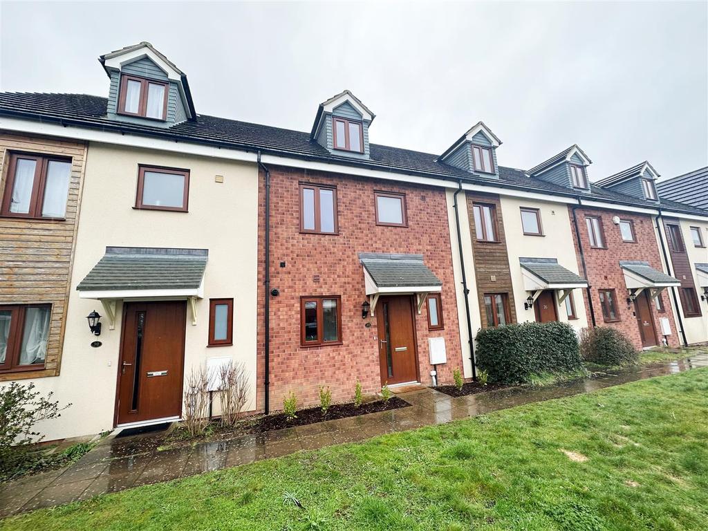 Poppy Avenue, Broughton, Milton Keynes 3 bed terraced house £1,495