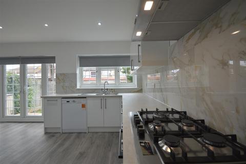 4 bedroom detached house to rent - Tryfan Close, Redridge