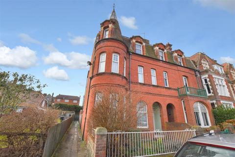 5 bedroom terraced house for sale, Vicarage Road, Cromer