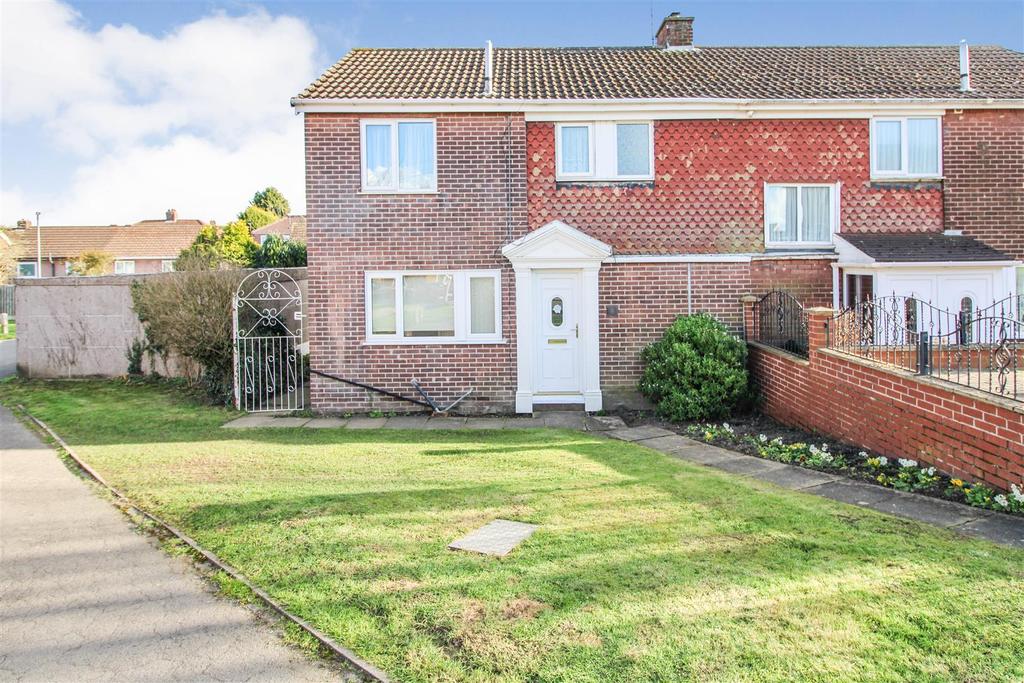 Willow Close, Flanderwell, Rotherham 3 bed semidetached house £135,000