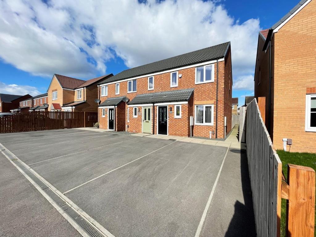 Vickers Lane, Seaton Carew, Hartlepool 2 bed end of terrace house for