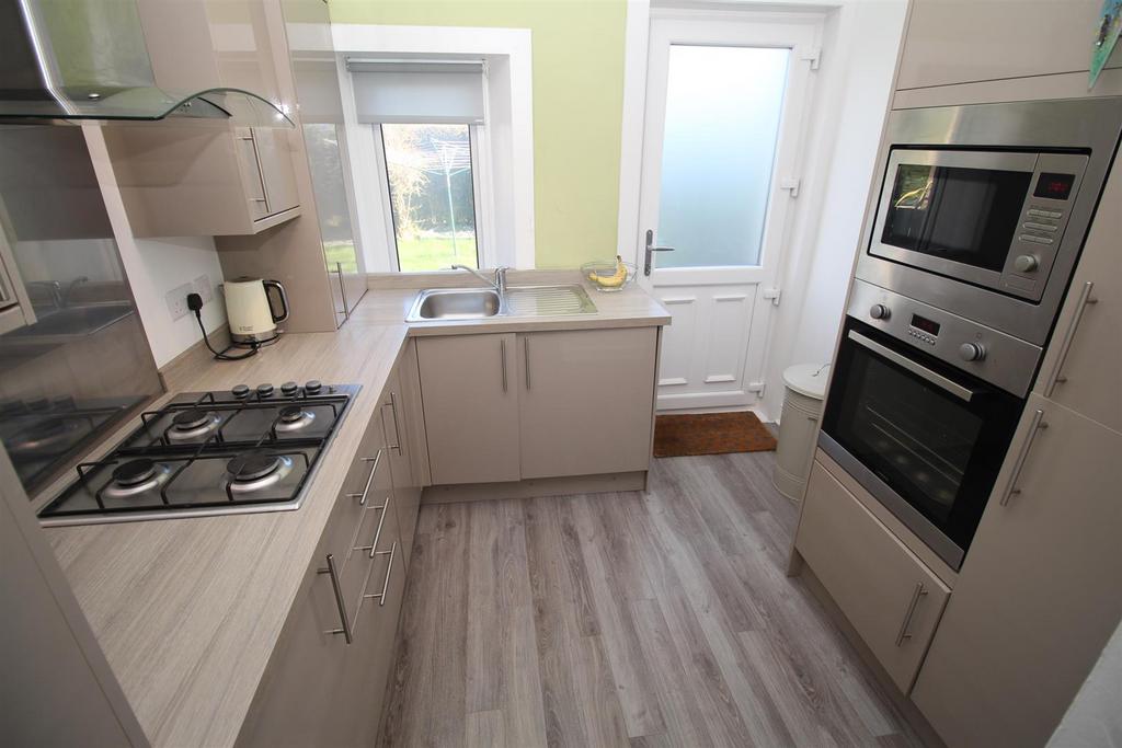 Grant Street, Greenock 2 bed flat £89,000