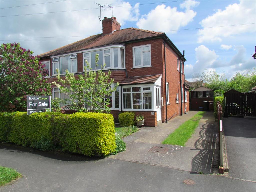 Whitfield Avenue, Pickering 3 bed semidetached house £220,000