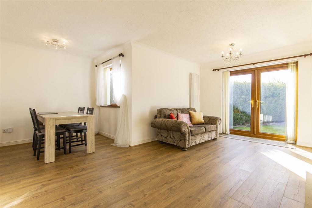 Williamthorpe Road, North Wingfield... 3 bed detached bungalow £235,000