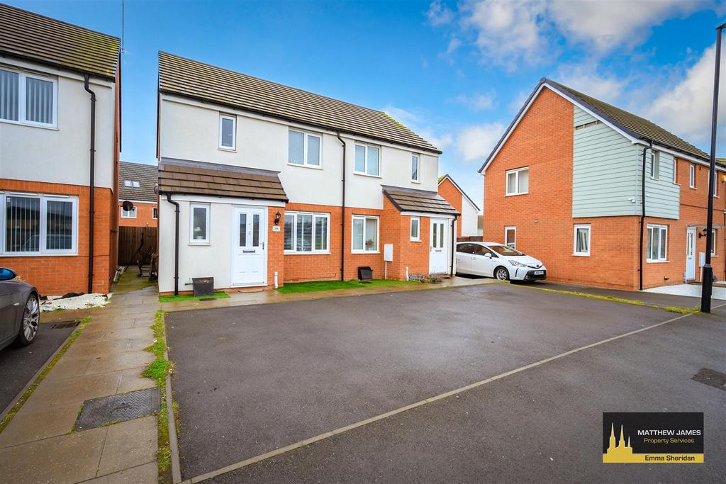James Fullarton Way, Weavers Wharf, CV6 3 bed semidetached house £239,995